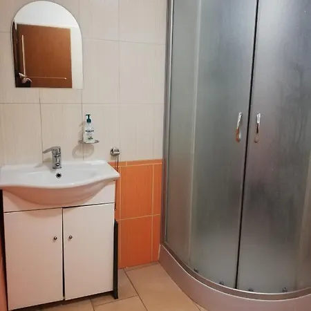 アパート Novstav