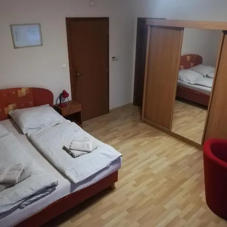 アパート Novstav